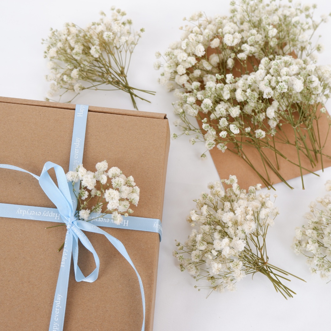 Dried Flowers White Mini Dried - огляд і ціна Dried Flower Bouquet