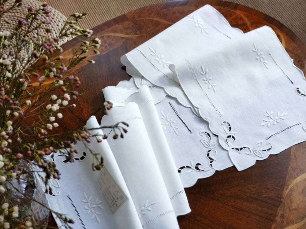 @Camellia Casa Handmade Embroi - огляд і ціна Linen Table Runner